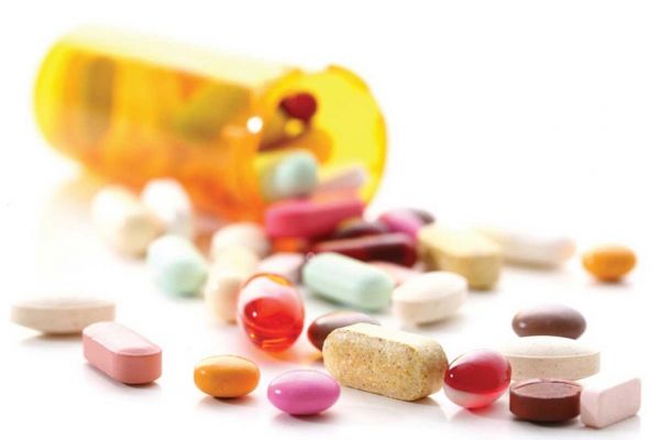 O tânără a luat un pumn de pastile după o ceartă cu iubitul