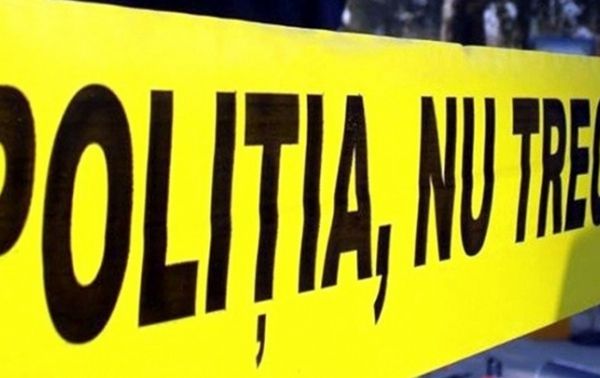 Un bărbat din Vicovu de Sus a murit după ce a căzut cu tot cu scara pe care se afla