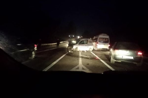 Coliziune între trei autovehicule, soldată cu o victimă FOTO