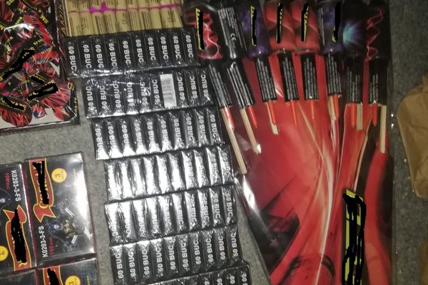 Polițiștii suceveni au confiscat peste 3.500 de articole pirotehnice într-o singură zi