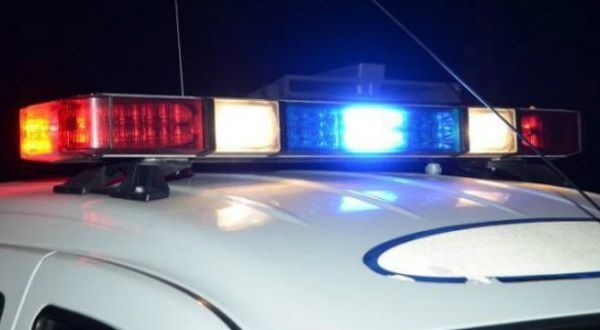 Un tânăr s-a urcat beat la volan și a intrat cu mașina într-un perete de piatră