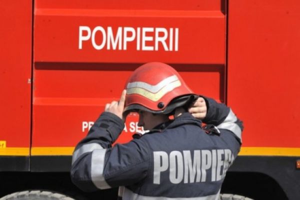 Incendiu precedat de o explozie într-o casă din Gulia