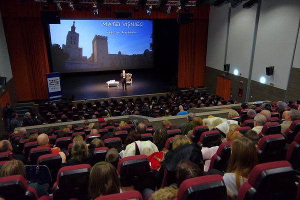 Bilete online, începând de anul viitor, la spectacolele Teatrului „Matei Vișniec” Suceava