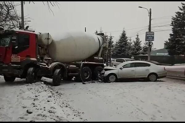 Accident rutier cu două victime în municipiul Suceava FOTO