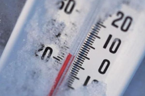 Decese cauzate de temperaturile scăzute. O bătrână a făcut hipotermie în casă