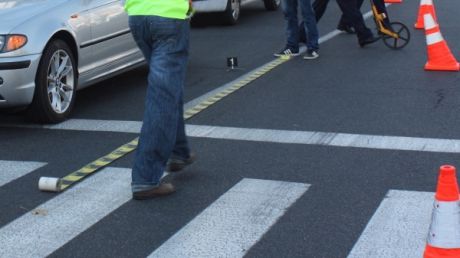 Gura Humorului. Elevă lovită de o mașină pe trecerea de pietoni din fața școlii