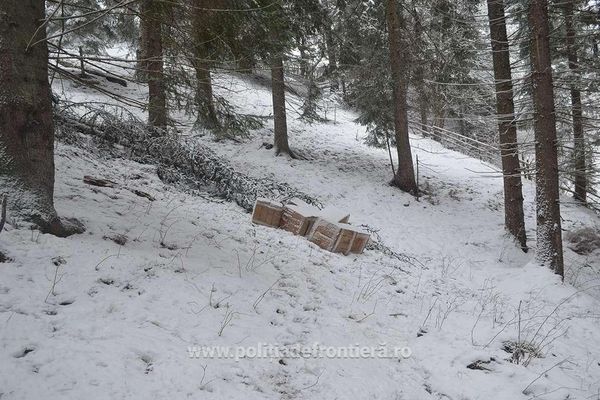 Focuri de armă executate de polițiștii care au surprins în flagrant un grup de contrabandiști de țigări