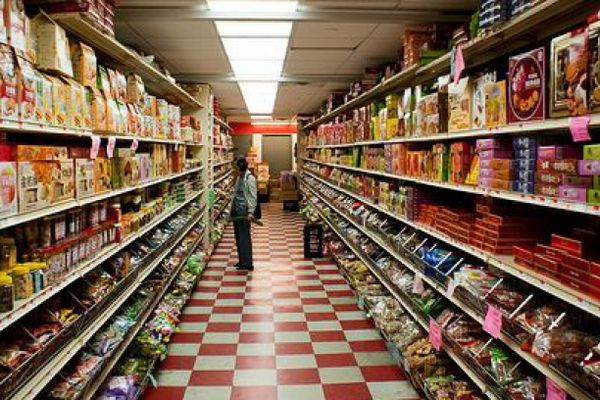 Un fălticenean a încercat să fure dintr-un supermarket, dar a fost prins de agentul de pază