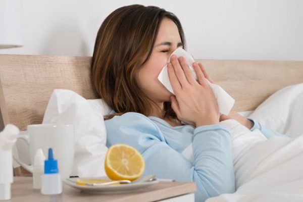 Peste 2.400 cazuri de infecții acute ale căilor respiratorii superioare, înregistrate în județul Suceava într-o săptămâna