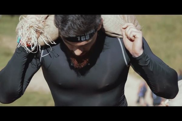 Imagini care vă pot afecta emoțional: Ciobănesc schilodit de doi câini amstaff  VIDEO