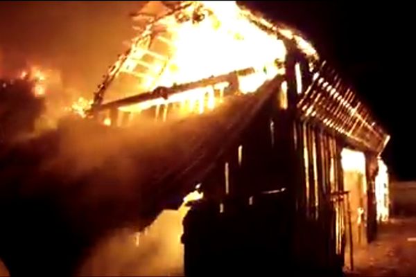 Locuință din Cajvana cuprinsă de un incendiu provocat de un scurtcircuit