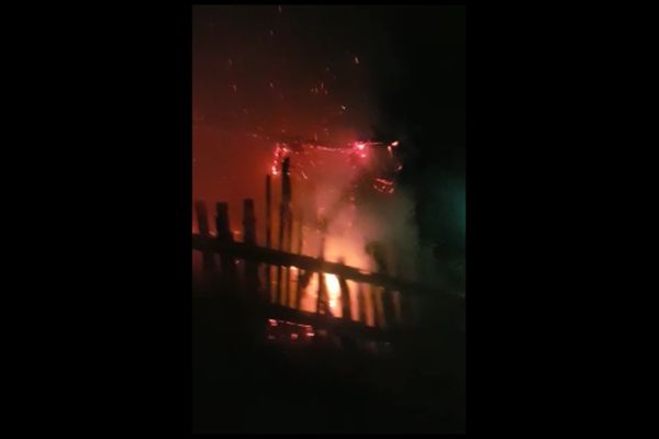 Incendiu de proporții la o gospodărie din localitatea Bogdănești VIDEO