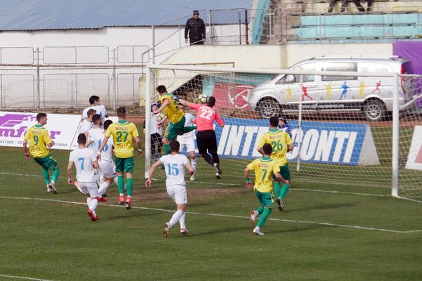 Foresta Suceava - CSM Râmnicu Sărat: 2-1