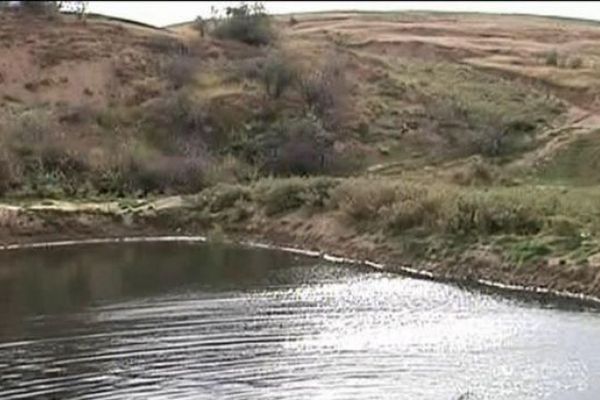 Un bătrân dispărut de la domiciliu, găsit mort într-un iaz