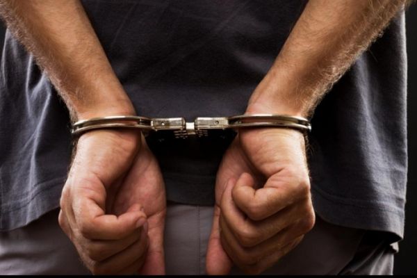 Un tânăr a fost arestat după ce, beat fiind și fără permis, a provocat un accident rutier cu o victimă