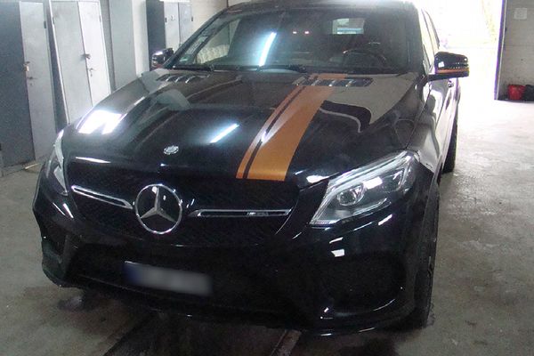 Autoturism de lux în valoare de 74.000 euro, căutat de autoritățile din Germania, depistat în P.T.F. Siret FOTO