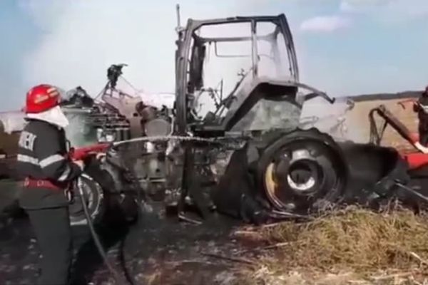 Incendiu la un tractor în localitatea Horodnic de Sus