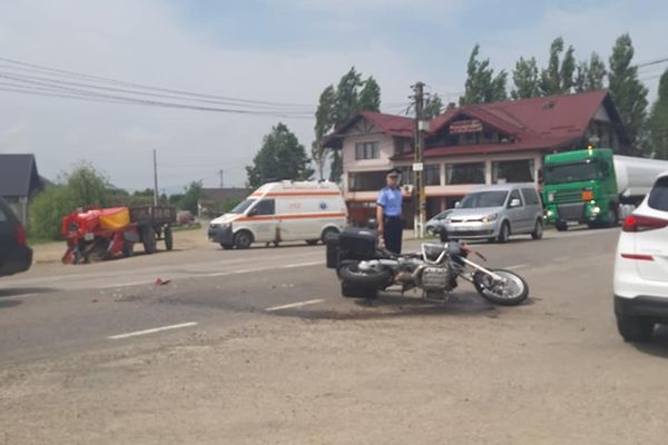Vadu Moldovei. Motociclist accidentat de un șofer care nu a acordat prioritate FOTO