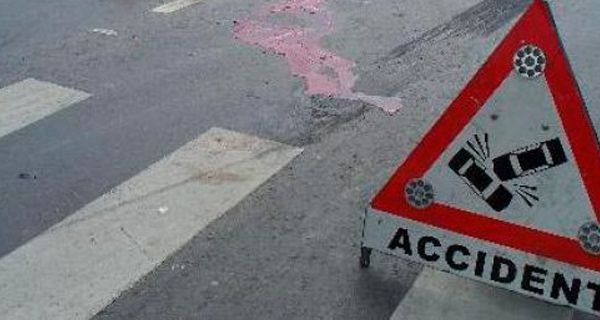 Gura Humorului. Eleve lovite de o mașină pe trecerea de pietoni din fața școlii