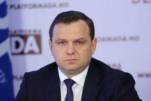 Moldoveanul liberal Andrei Năstase, propus cetăţean de onoare al Sucevei