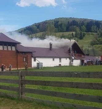 Incendiu la o gospodărie din Sucevița FOTO