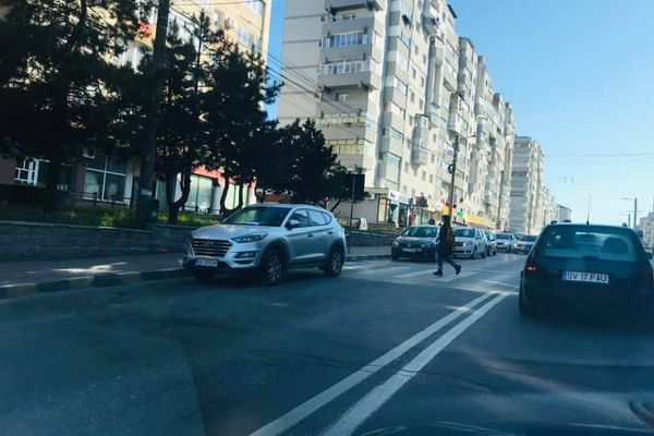 Prins beat la volan, un lider de sindicat și-a abandonat mașina în stradă, blocând traficul rutier FOTO