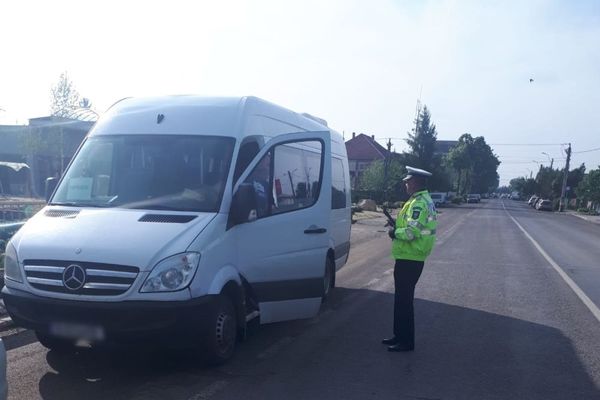Șofer cu 1,24 alcoolemie și fără permis, reținut de polițiștii suceveni