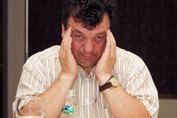 Senatorul transportat cu elicopterul ar fi amenințat medicii, susține managerul Spitalului Județean Suceava