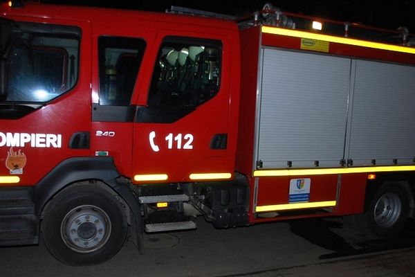 Incendiu într-un apartament din municipiul Suceava provocat de un fier de călcat uitat în priză