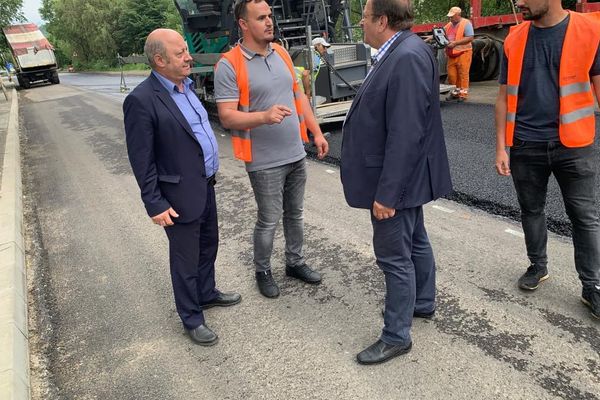 Gheorghe Flutur a fost împreună cu primarul Ilie Boncheș pe șantierele din Vatra Dornei FOTO