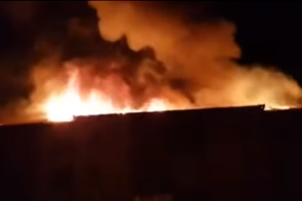 Casă cuprinsă de flăcări în Gulia