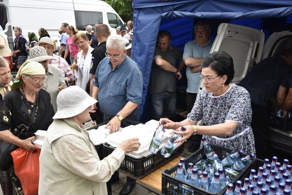 Familia primarului Ion Lungu a oferit cinci mii de sarmale pelerinilor