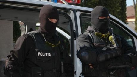 Percheziții de amploare. Hoții au furat cărți rare în valoare de 2 milioane de lire sterline