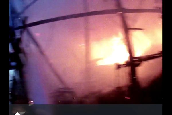 Incendiu violent în Plutonița. O casă a fost distrusă de flăcări