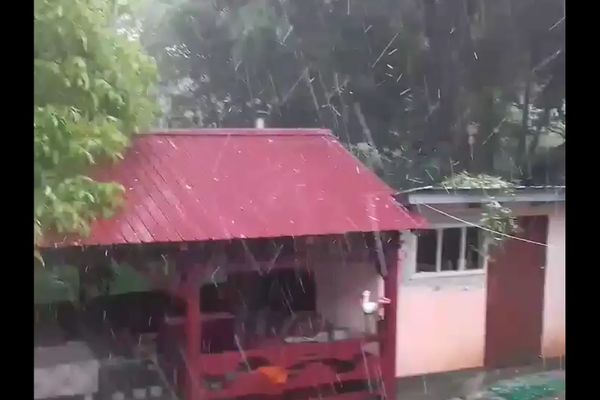 Furtună puternică cu grindină la Siret VIDEO