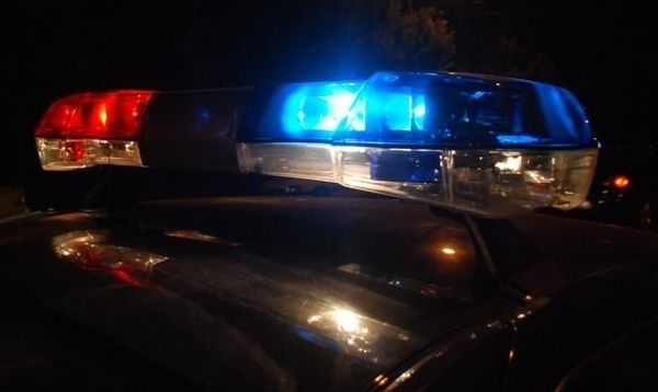 Un tânăr fără permis, aflat la volan, a făcut schimb de locuri cu pasagerul din dreapta chiar în fața polițiștilor