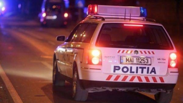 Un tânăr s-a răsturnat cu motocicleta în timp ce era urmărit de polițiști