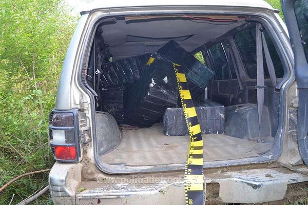 Focuri de armă pentru reținerea unor contrabandiști de țigări FOTO