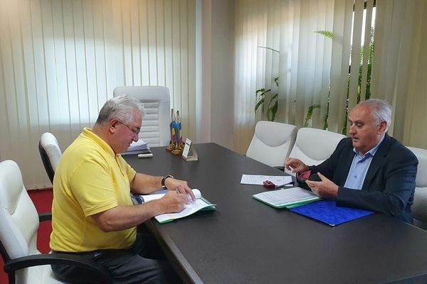 A fost semnat contractul pentru realizarea stației de încărcare a autobuzelor electrice