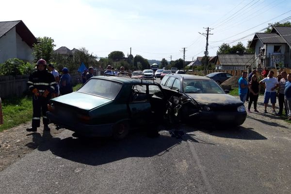 Accident rutier pe raza localității Bogdănești. Cinci persoane au fost rănite FOTO