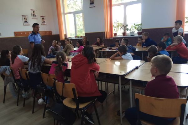 Peste o mie de copii informați cu privire la măsurile de siguranță și protecție personală