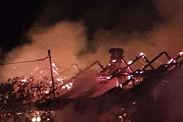 Incendiul în care doi soți au murit arși de vii a pornit de la o lumânare VIDEO