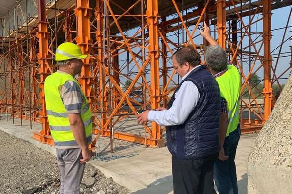 Podul de la Verești ar putea fi redat circulației până la sfârșitul lunii septembrie