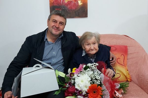 Trei cetățeni centenari au fost premiați de Primăria Fălticeni