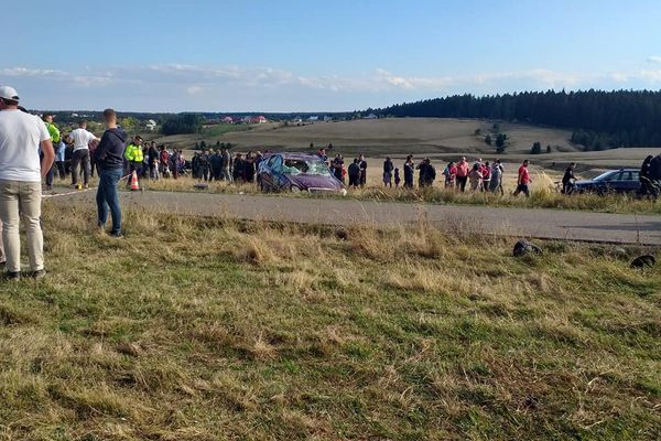 Accident rutier grav produs de un tânăr de 17 ani. O femeie și-a pierdut viața FOTO