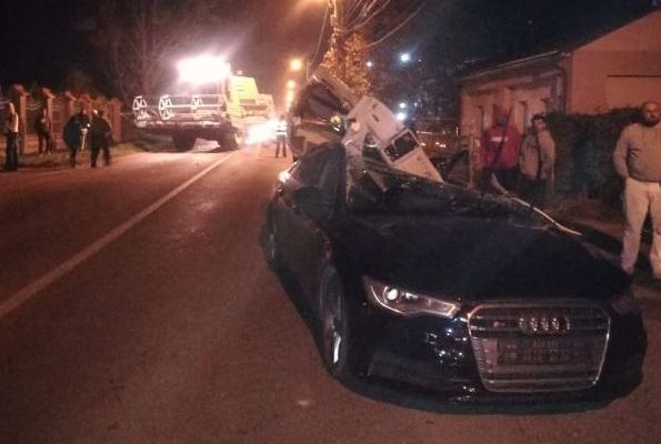 Cauza accidentului rutier în care un autoturism a intrat în coliziune cu o combină agricolă FOTO