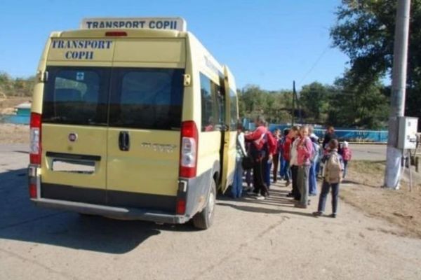 Un microbuz si o motocicletă căutate de autoritățile din Germania și Belgia, depistate în P.T.F. Siret FOTO