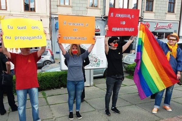 Marșurile LGBT, interzise de Consiliul orășenesc Cernăuți