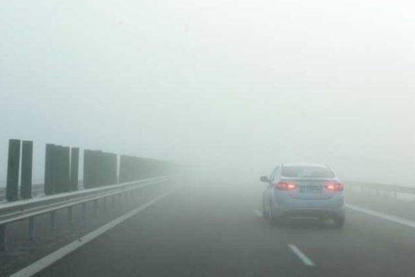 Atenție, șoferi! Ceață în toate județele Moldovei