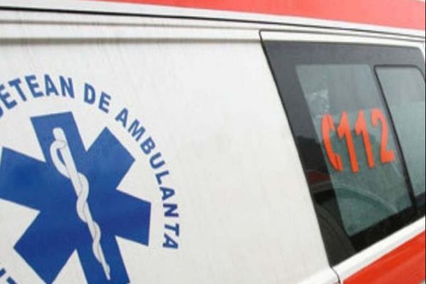 O femeie a suferit arsuri grave după ce hainele i-au luat foc. Aceasta a murit la spital